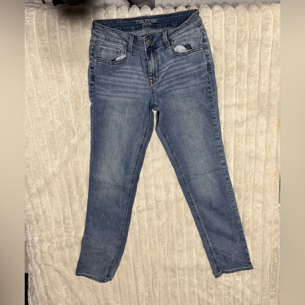 Maurices Women's mid rise Straight Leg Jeans in Blue - size 2 stretchy